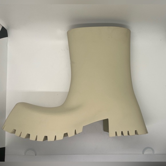 Balenciaga Trooper Rubber Boots - Picture 5 of 9